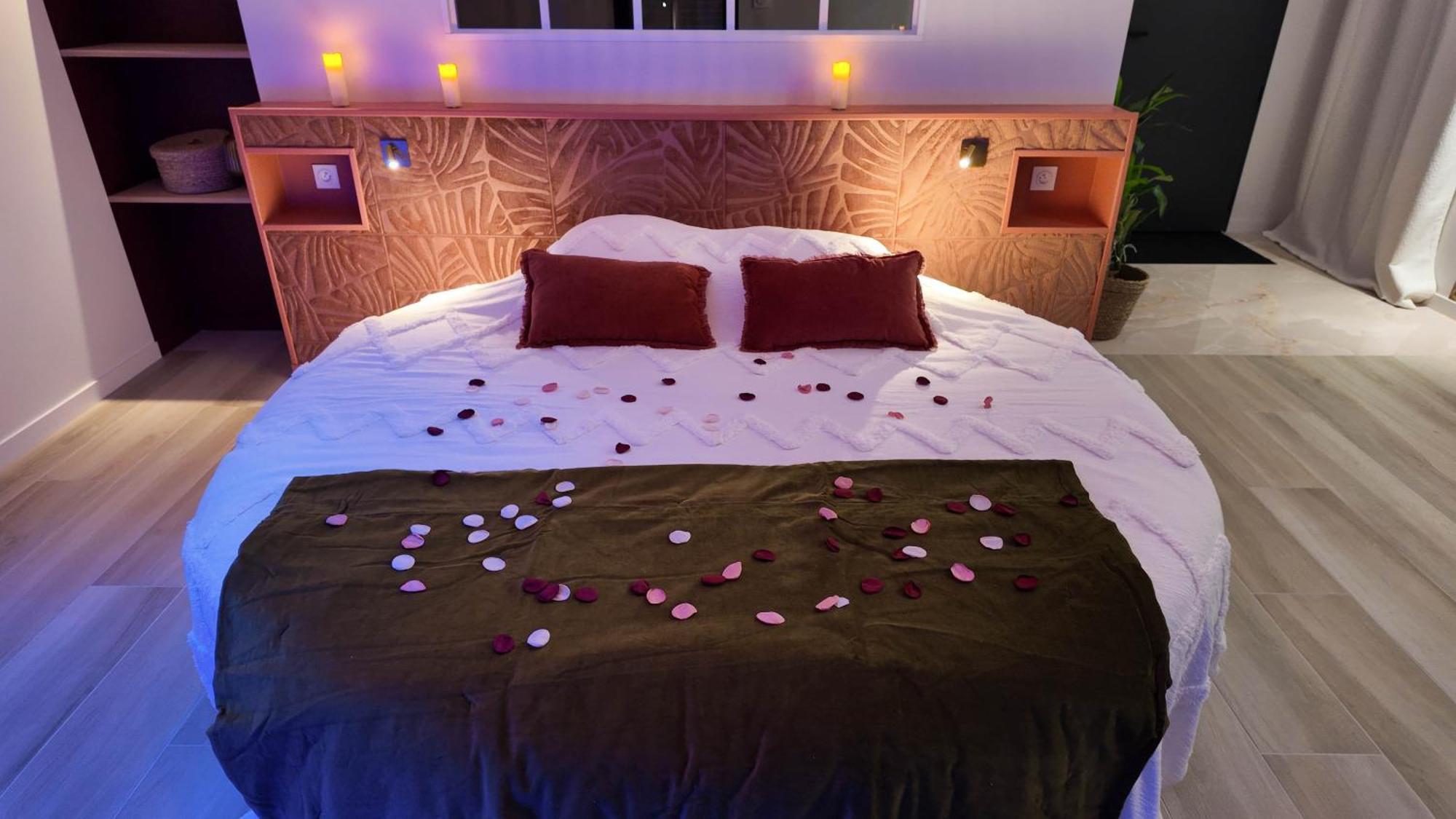 Les Suites Du Payre - Suite Romance Saint-Hilaire-de-Talmont Екстериор снимка