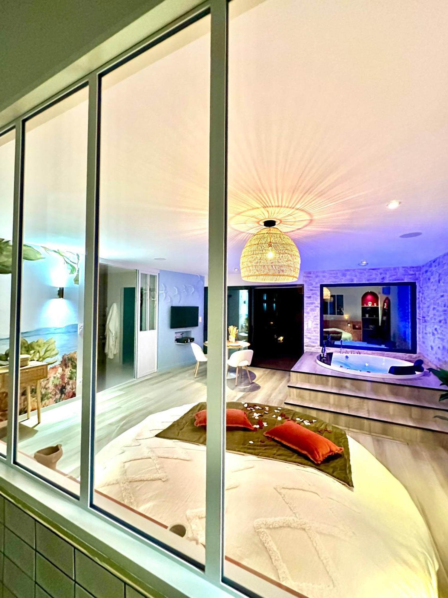 Les Suites Du Payre - Suite Romance Saint-Hilaire-de-Talmont Екстериор снимка