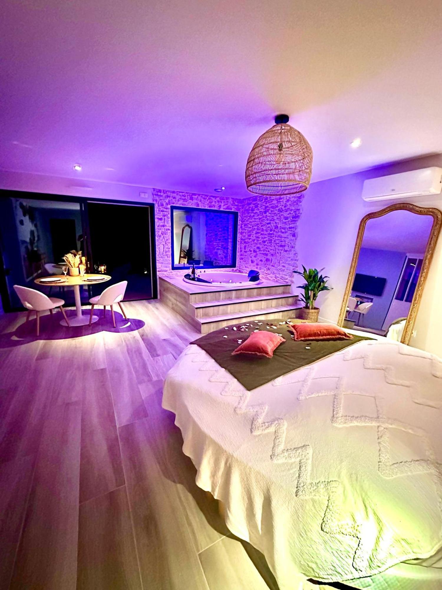 Les Suites Du Payre - Suite Romance Saint-Hilaire-de-Talmont Екстериор снимка