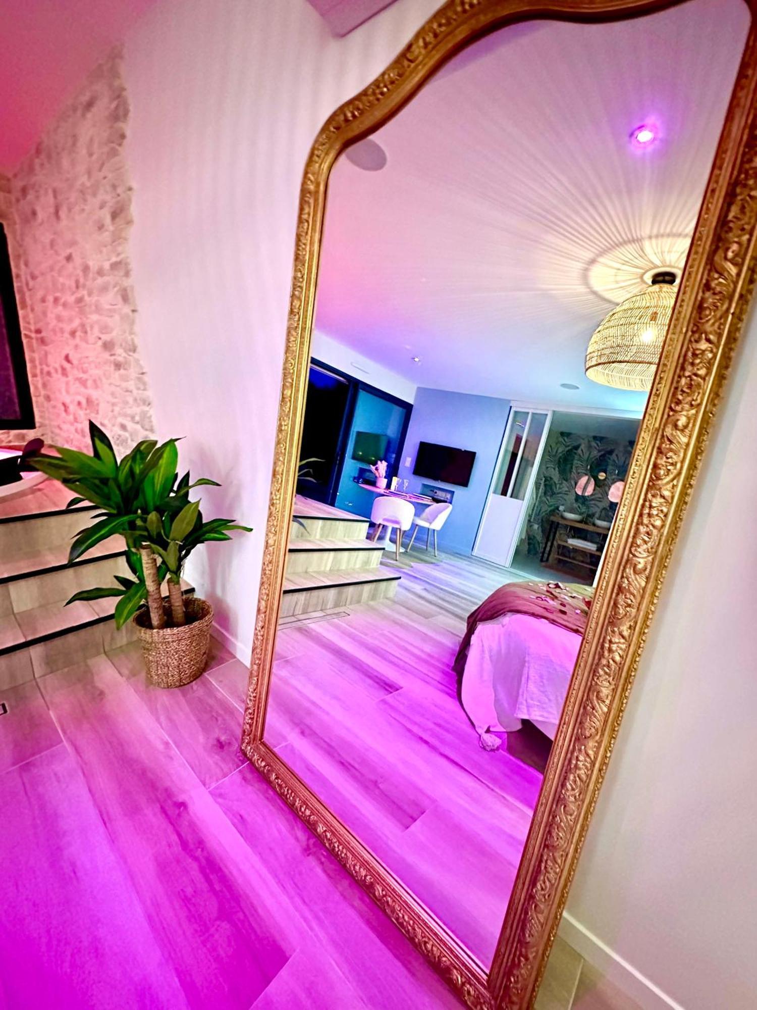 Les Suites Du Payre - Suite Romance Saint-Hilaire-de-Talmont Екстериор снимка