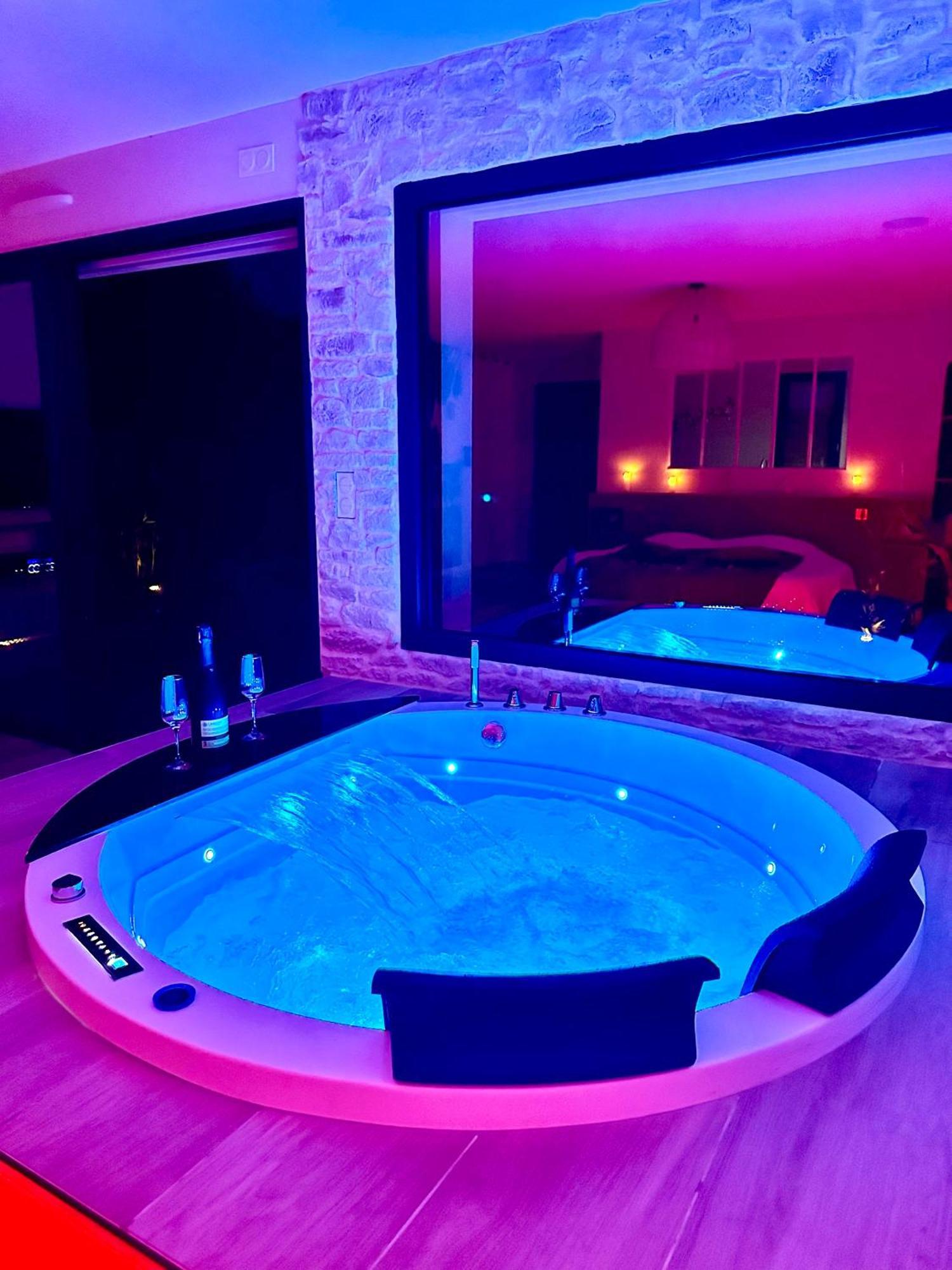 Les Suites Du Payre - Suite Romance Saint-Hilaire-de-Talmont Екстериор снимка