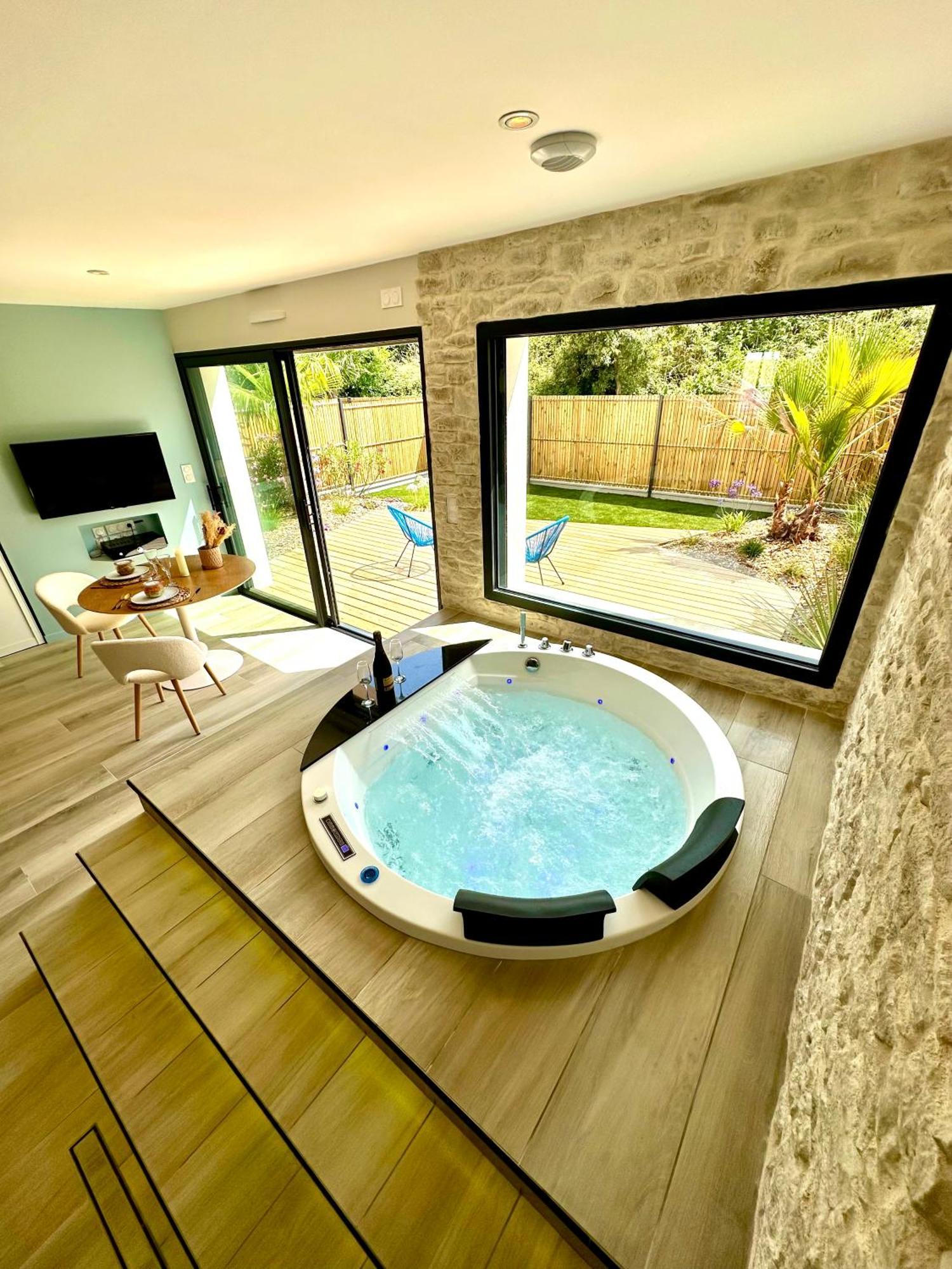 Les Suites Du Payre - Suite Romance Saint-Hilaire-de-Talmont Екстериор снимка