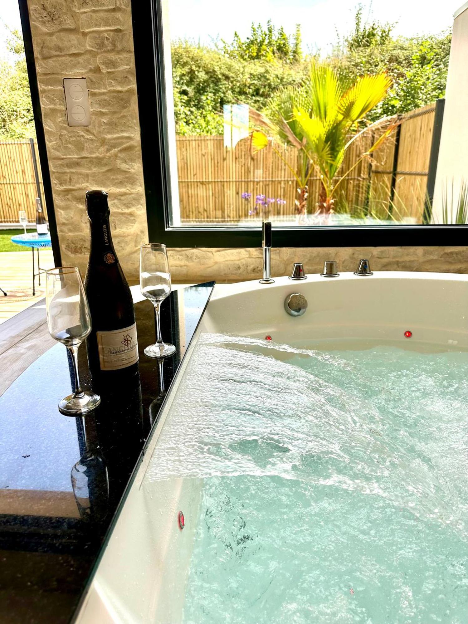 Les Suites Du Payre - Suite Romance Saint-Hilaire-de-Talmont Екстериор снимка