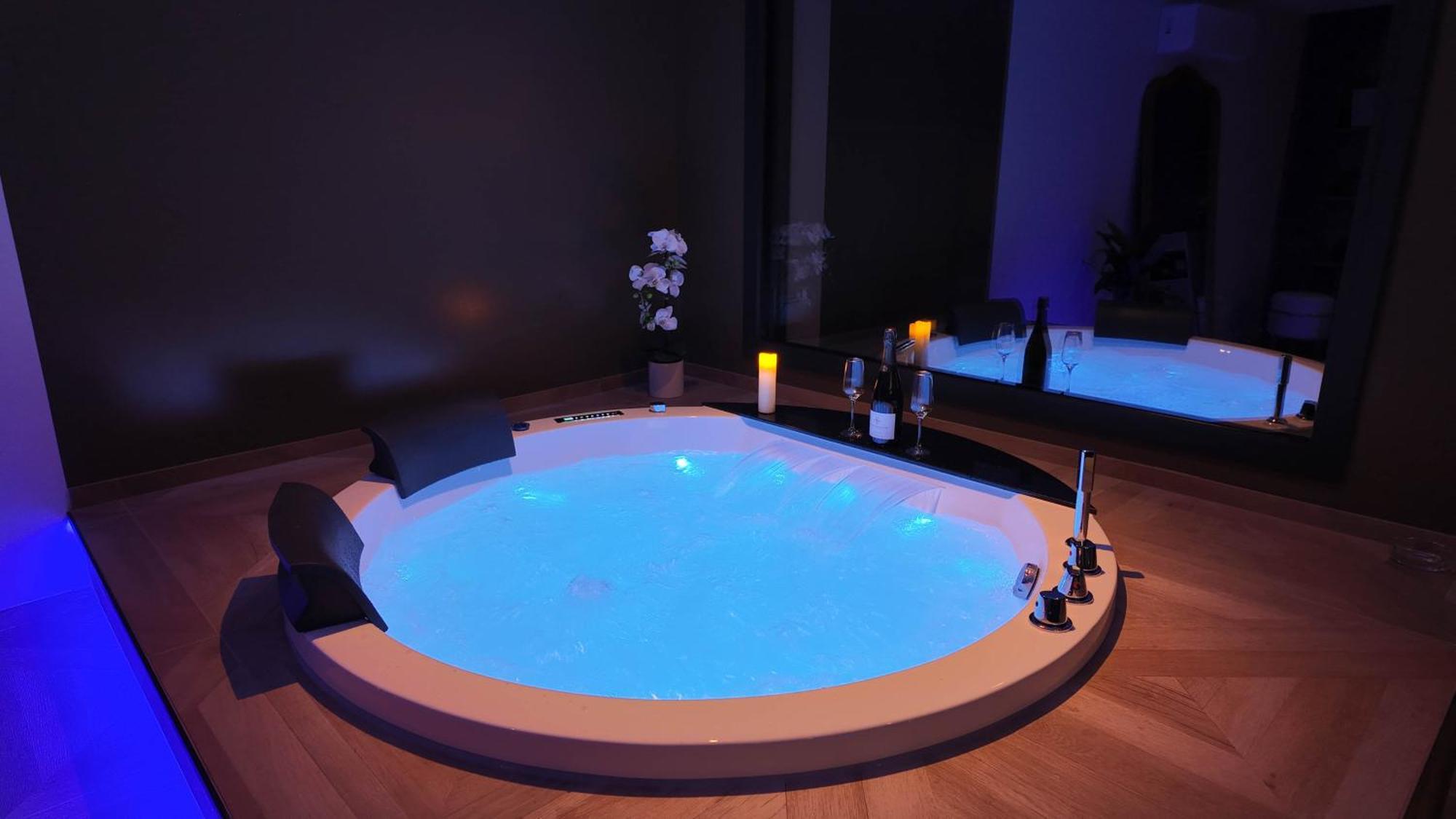 Les Suites Du Payre - Suite Romance Saint-Hilaire-de-Talmont Екстериор снимка